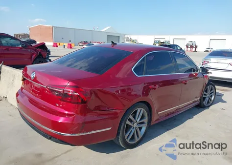 2017 Volkswagen Passat 1.8T R-Line z USA, uszkodzony, nr VIN 1VWDT7A33HC046987